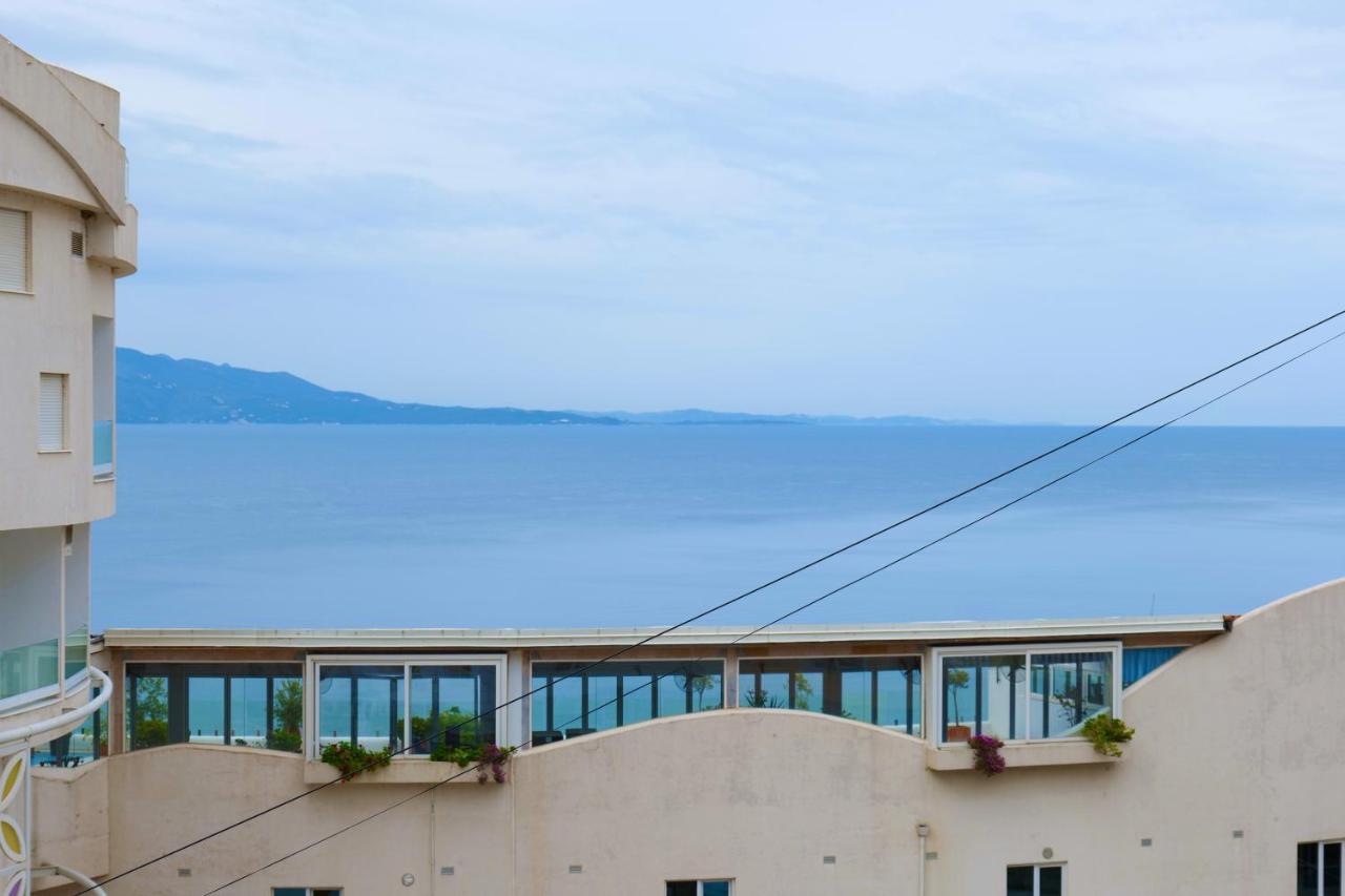 Hotel Dior Sarandë Exterior foto